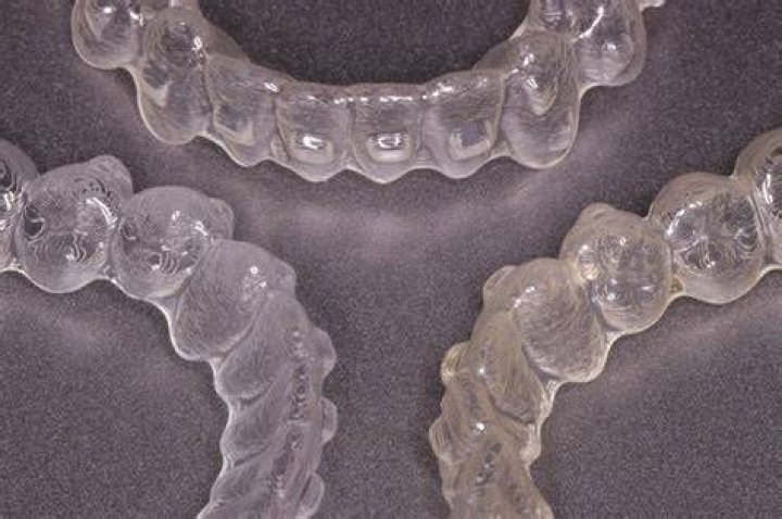 Can you smoke with Invisalign retainers?