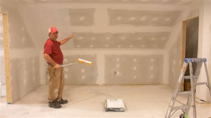 Do you need to prime after caulking?