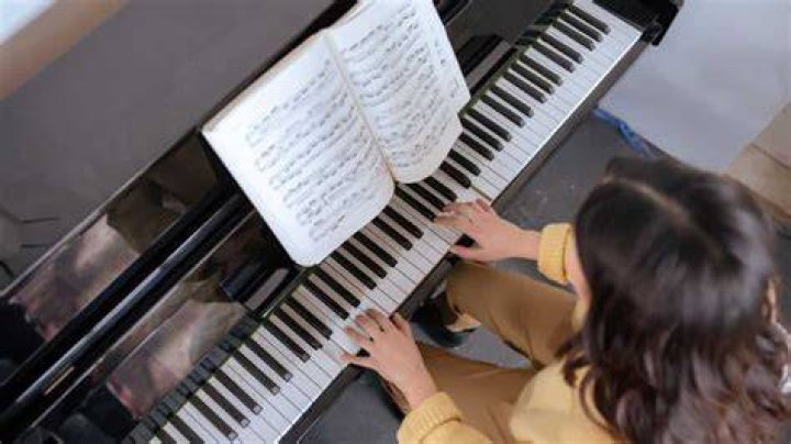 Does playing piano help depression?