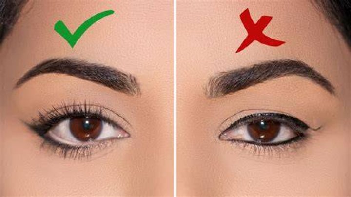How do you apply eyeliner to hooded eyes?