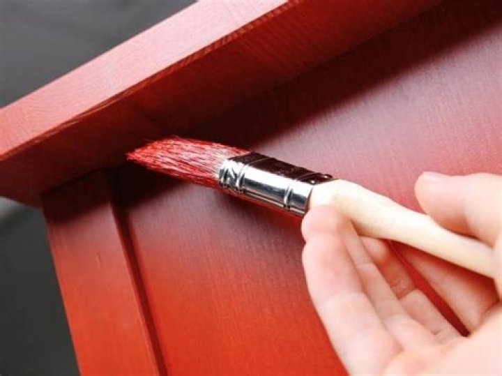 How long does Annie Sloan paint take to dry?