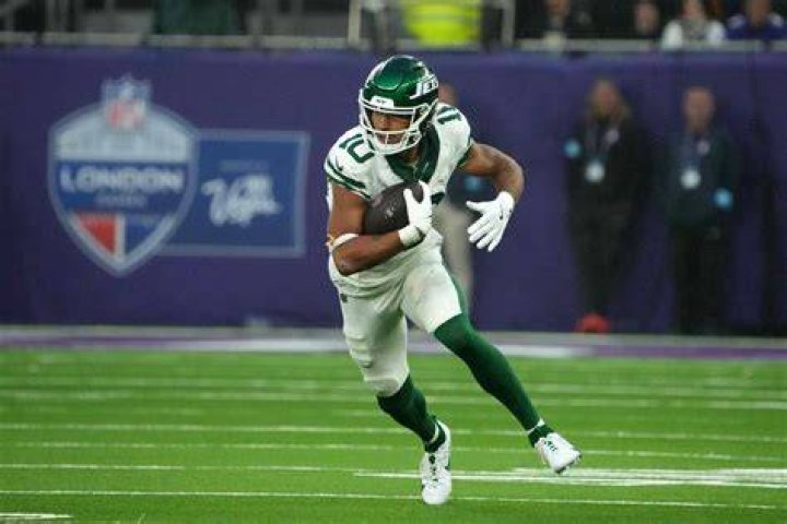 How much does Allen Lazard make?