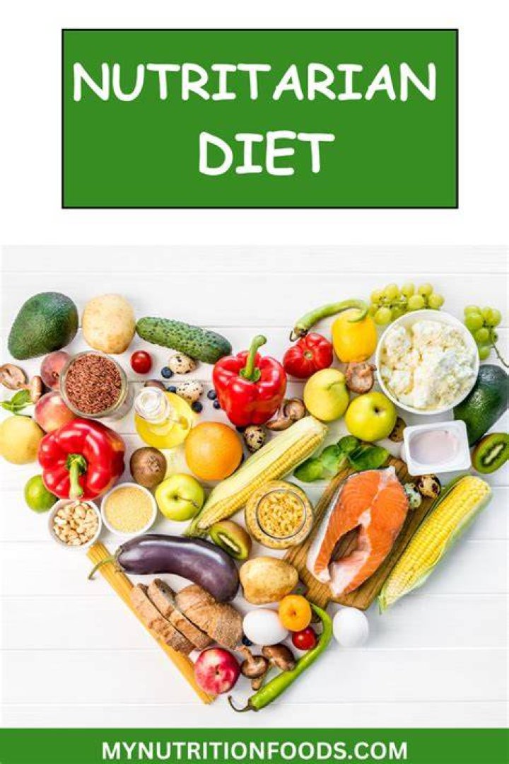 What do you eat on a nutritarian diet?