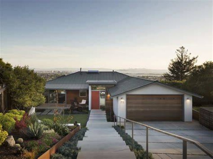 What makes a California ranch?