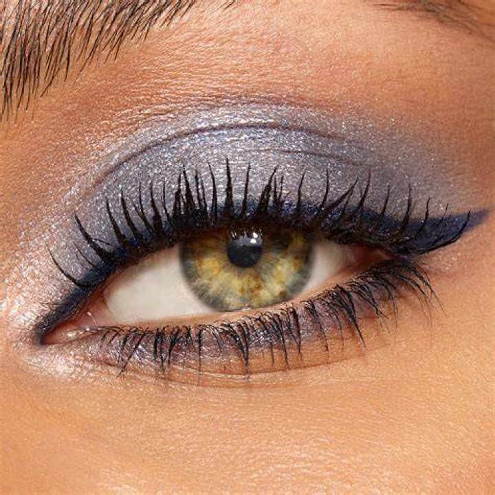 Which colour is best for eyeliner?