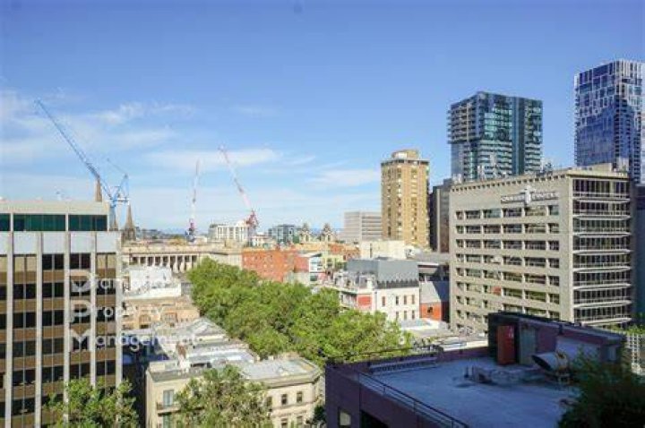 Who is Melbourne's sister city?